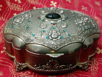 В храме преподобного Серафима Саровского на ТЭЦ-2 находится ковчег с частицей святых мощей святителя Спиридона