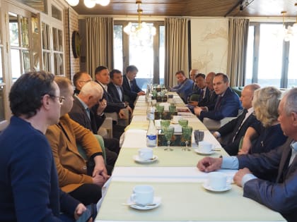 Глава Мордовии Артём Здунов встретился с представителями мордовского землячества в Крыму