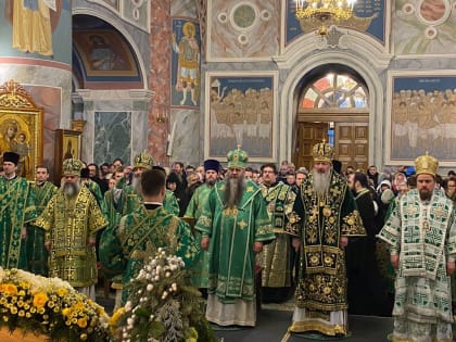 Сонм Архипастырей совершили память прп.Серафима Саровского в Свято-Троицком Серафимо-Дивеевском женском монастыре