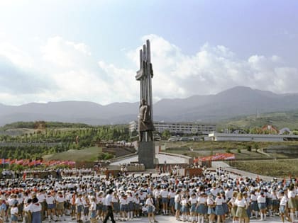 Восстановление в «Артеке» величественного памятника Ленину станет знаковым событием