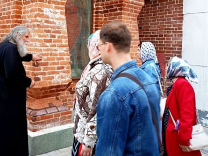 Слепые посетили старейший храм Мордовии в Саранске