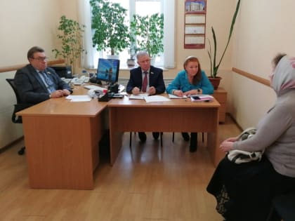 Дмитрий Кузякин взял на контроль обращения жителей Мордовии