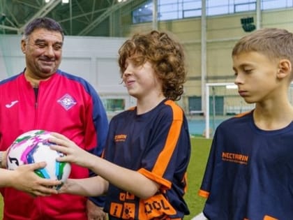 Команды Центра подготовки получили подарки от спонсоров