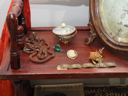 «Брошки, бусы и сережки» разных лет покажут жителям Мордовии