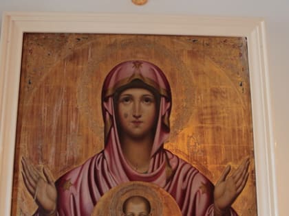 Накануне освящения прихода в Вечкусах ему передали старинный Богородичный образ