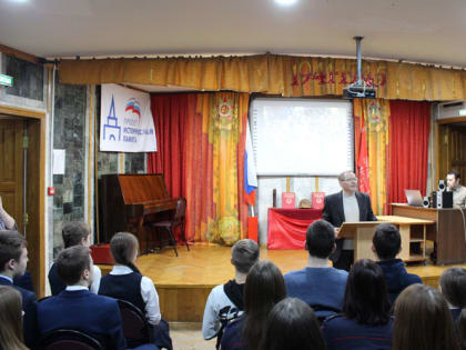 Ветераны Вооруженных Сил России рассказали саранской молодежи о верности воинскому долгу