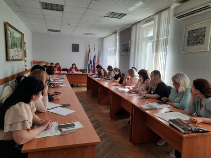 В Ленинском районе проведено тематическое заседание Комиссии по организации занятости детей и подростков, состоящих на различных видах учета, в летний период 2024 года