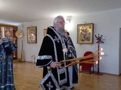 Митрополит Зиновий совершил первую в этом году Литургию Преждеосвящённых Даров