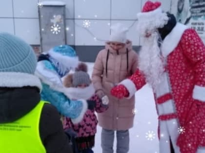 «Полицейский Дед Мороз» поздравил жителей Лямбирского района с наступающим Новым годом