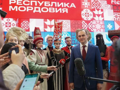 Артём Здунов открыл стенд Республики Мордовия на выставке «Россия»