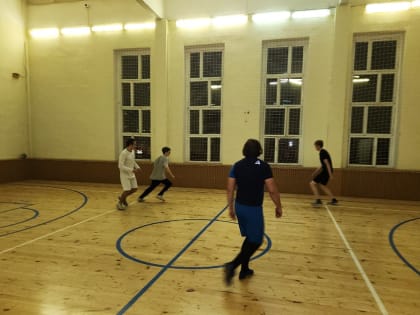 Духовенство и православная молодежь провели дружеский футбольный матч