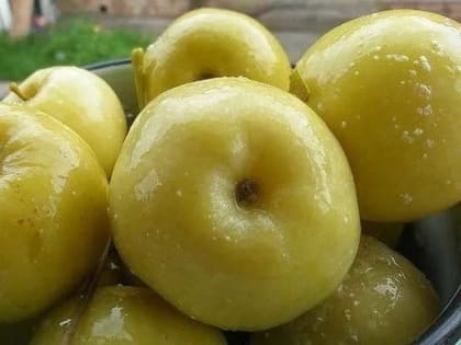 Делаем моченые яблоки: старинный русский рецепт