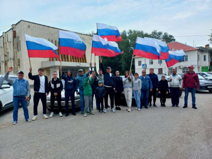 День России отметили автопробегом по центральным улицам п.Комсомольский — п.Чамзинка
