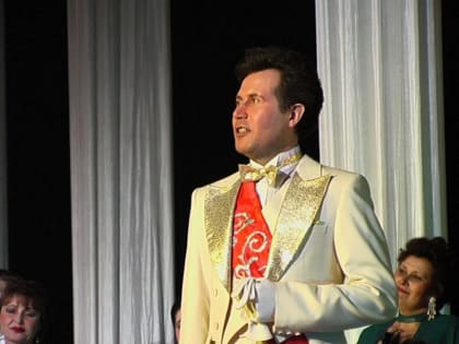 Грызть кулисы!