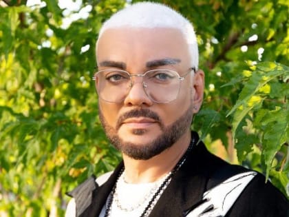 Сын Филиппа Киркорова впервые встал на серферскую доску