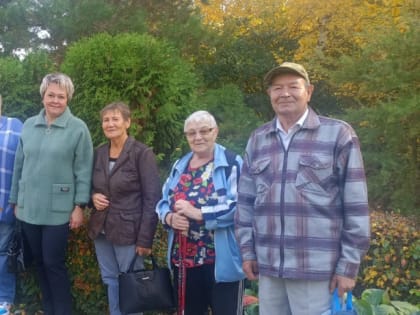 Экскурсия для ветеранов в Ботаническом саду Саранска