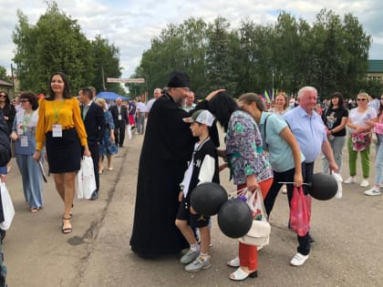 Архипастырь в п.Чамзинка посетил торжественный концерт, посвященный празднованию Дня района
