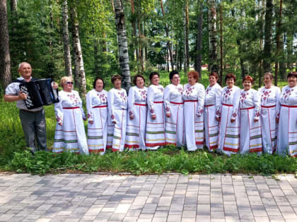 «Заботушка» — второй дом для зубово-полянских активных певуний