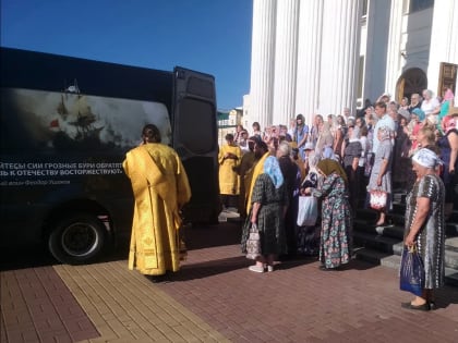 В Саранске молитвенно проводили ковчег со святыми мощами праведного воина Феодора Ушакова