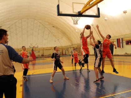 В школьной баскетбольной лиге «КЭС-БАСКЕТ» Мордовии победили девушки Рузаевки и юноши Ичалковского района