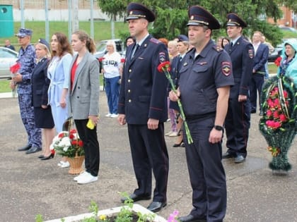 В Рузаевке сотрудники транспортной полиции почтили память воинов, павших в годы Великой Отечественной войны