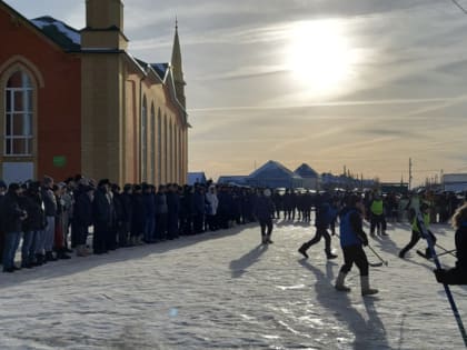 В Белозерье прошел XI турнир по хоккею с мячом в валенках