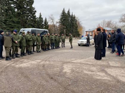 Архипастырь совершил молебен для призывников запаса Чамзинского района и благословил их на ратную службу