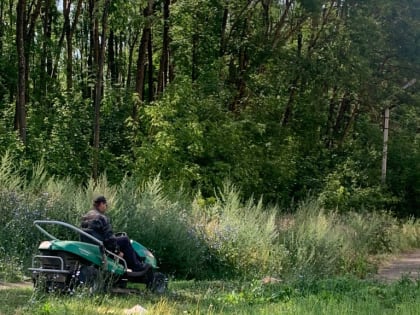 Коммунальные службы города продолжают работы по благоустройству и уборке улиц в городском округе Саранс