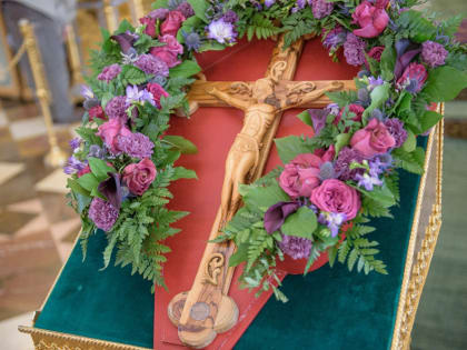 В праздник Воздвижения Креста Господня митрополит Зиновий совершил Божественную Литургию в Кафедральном соборе