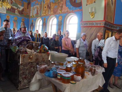 Во Втором Рузаевском благочинии прошла традиционная ярмарка меда