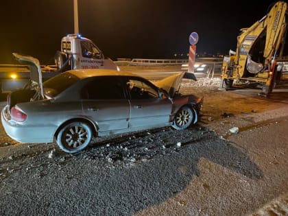 В Саранске на темной дороге иномарка догнала экскаватор