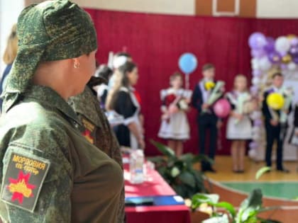 Ветераны спецоперации поздравили выпускников с окончанием школы