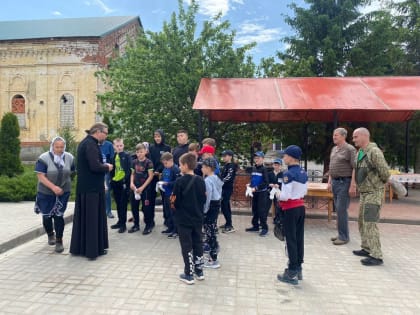 Субботник на территориях Никольского кафедрального собора и центральной части города Ардатова