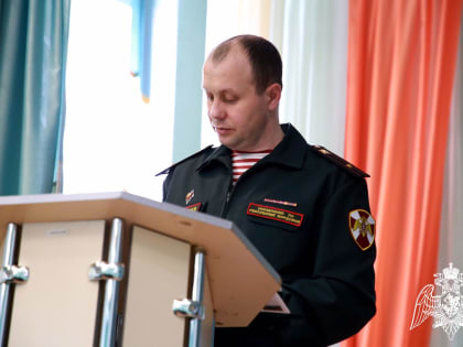 В Мордовии офицеры Росгвардии встретились с будущими выпускниками государственного промышленно-экономического колледжа