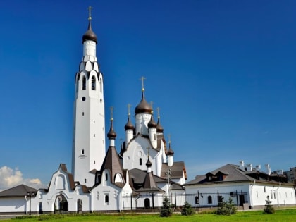 Архипастырь сослужил Всенощное бдение Высокопреосвященнейшему Варсонофию, митрополиту Санкт-Петербургскому и Ладожскому