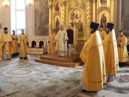 Митрополит Зиновий совершил Воскресную Литургию в кафедральном соборе святого праведного воина Феодора Ушакова