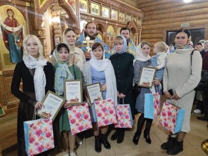 Завершился еще один курс по церковной флористики в храме иконы Божией Матери «Неупиваемая Чаша»