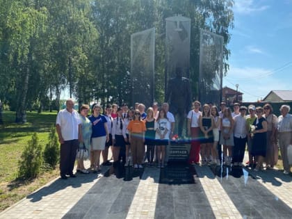 В Торбеевском районе почтили память легендарного лётчика Михаила Девятаева