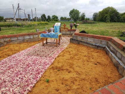 Архипастырь совершил чин закладки храма в честь Тихвинской иконы Божией Матери с.Алашеевка Атяшевского района