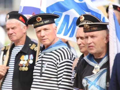 В Саранске отметили День Военно-морского флота и 25-летие Морского собрания РМ им. Федора Ушакова 