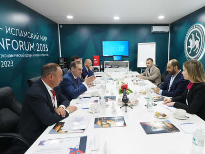 «KazanForum 2023»: Глава Мордовии провел встречу с представителем Объединенных Арабских Эмиратов