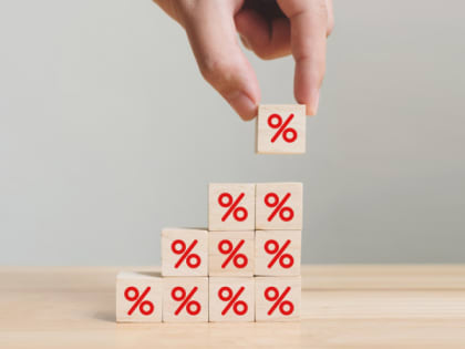 Эксперты РСХБ:число депозитов в долларах и евро снизилось на 84% по сравнению с 2021 годом