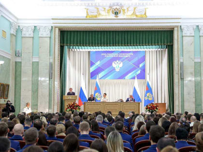 Владимир Якушев вручил сотрудникам прокуратуры почётные грамоты и благодарности председателя Совета Федерации