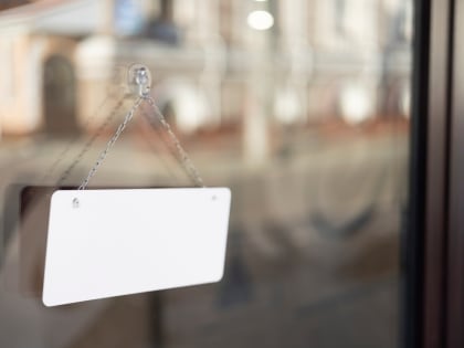 Пластиковые таблички: с гравировкой для улиц, помещений, информационных и рекламных целей