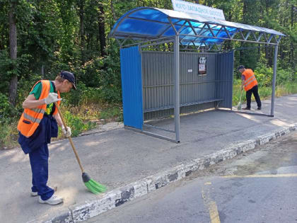 Коммунальные службы города продолжают работы по благоустройству и уборке улиц в Саранске