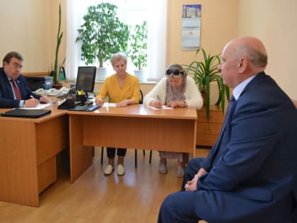 Дмитрий Кузякин взял на контроль обращения жителей Саранска