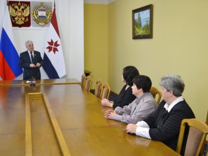 В Госсобрании Мордовии вручены удостоверения мировым судьям