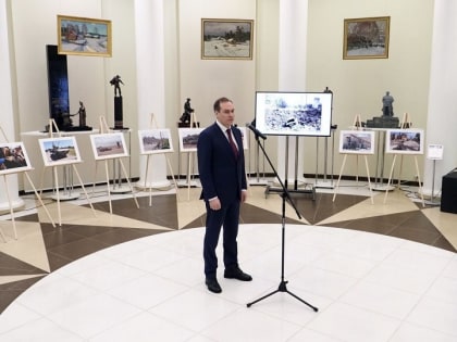 Глава Мордовии – на фотовыставке «Донбасс 2022»: «Эти кадры – правда, беспристрастный взгляд на события, которые нужно показывать»