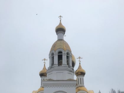 В праздник Благовещения Пресвятой Богородицы митрополит Зиновий совершил Божественную литургию в Благовещенском храме в посёлке Комсомольский