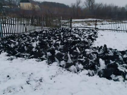 Простой способ значительно повысить урожайность: удобряем заснеженный участок
